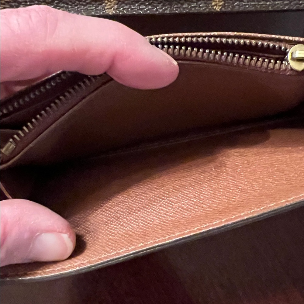 Louis Vuitton Brown Monogram Wallet
Good used condition. Lots of use left - Picture 14 of 16